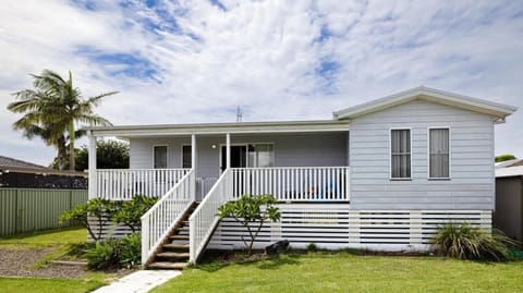 2B@Swansea - surrounded by Lake Macquarie House in Swansea