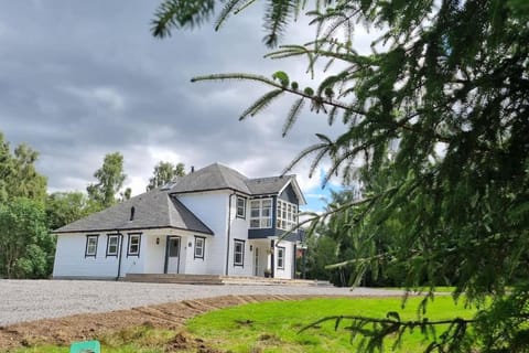 Spacious colonial style Villa Villa in Scotland