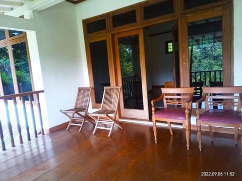 Vila Karuniamata Riverside Dengan Kolam Renang Villa in Cisarua