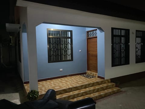 Sweet Family & Friendly home in Kunduchi House in City of Dar es Salaam