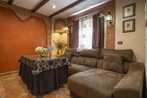 Casa con patio y terraza en Barrio histórico de la Villa, junto al Adarve Wohnung in Priego de Córdoba