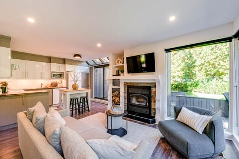 Communal lounge/ TV room, Living room