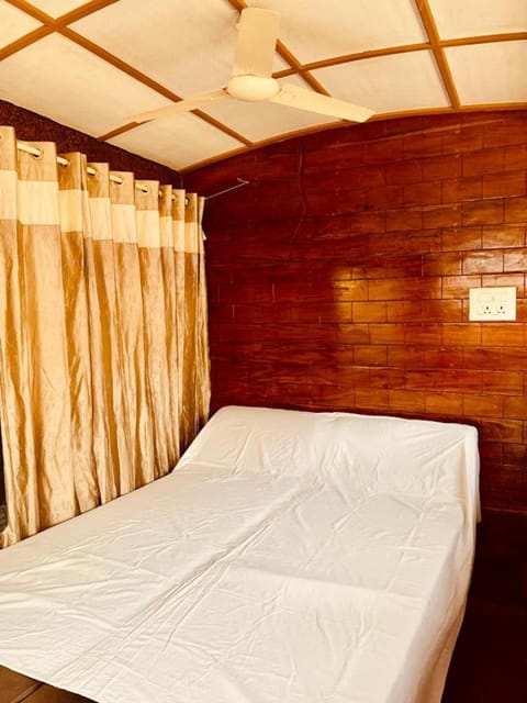 Kailasam Cruise houseboats Apartment in Kumarakom