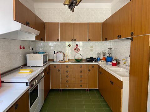 Kitchen or kitchenette, oven, stove