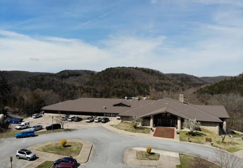 Roaring River State Park Hotel in Roaring River Township