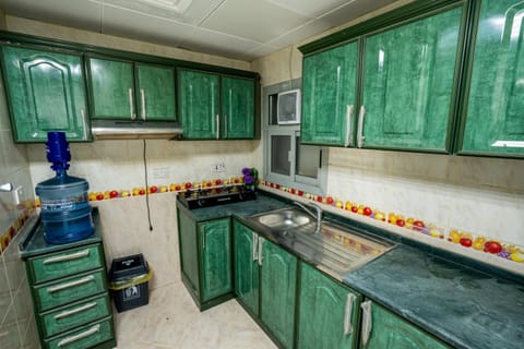 Kitchen or kitchenette, Kitchen or kitchenette, oven, stove