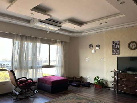 شقه فندقيه مطلعه ع النيل Apartment in Cairo Governorate