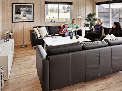 Luxury Pool Retreat by Sea - By Traum Ferienwohnungen House in Bogense