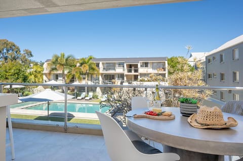 Balcony/Terrace, Pool view