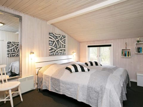 6 person holiday home in Bl vand House in Blåvand