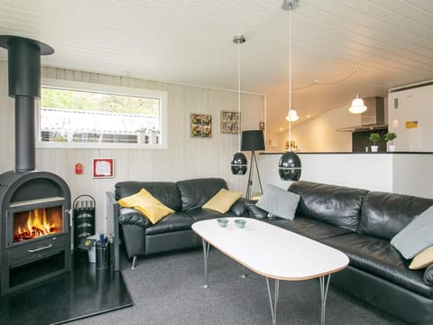 6 person holiday home in Bl vand Casa in Blåvand