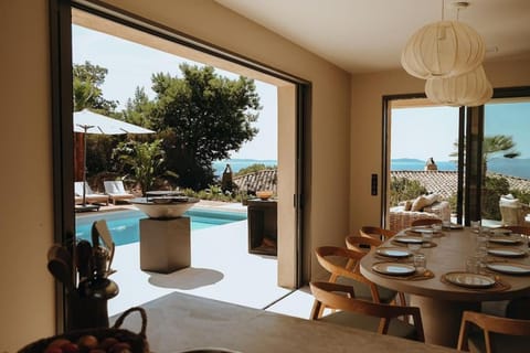 Living room, Pool view, Sea view