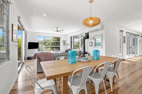 Sirocco - Recently renovated, Roof Top Deck And Pet Friendly in Aireys Inlet House in Aireys Inlet