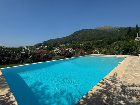 Mountain view, Pool view, Swimming pool