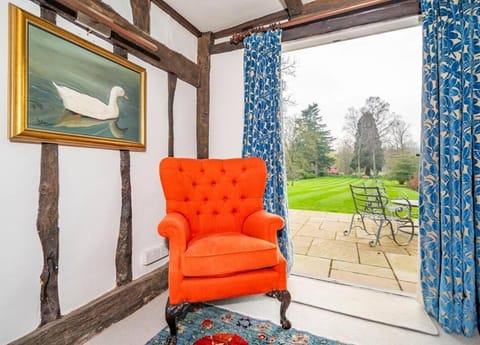 Riverside Cottage and Shepherds Hut House in Babergh District