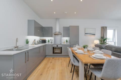 StarHost Residences - Spacious 2-bed Apartment in Central Newbury Apartment in Newbury