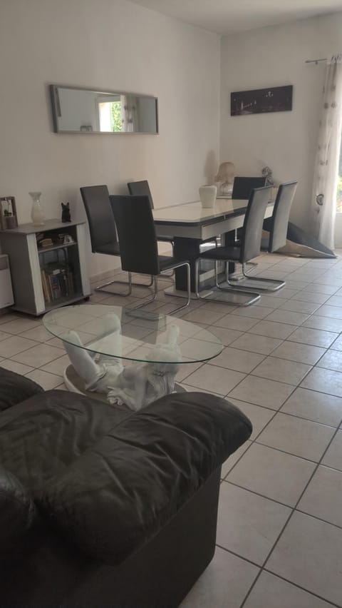 L'Appart Apartment in Cavaillon