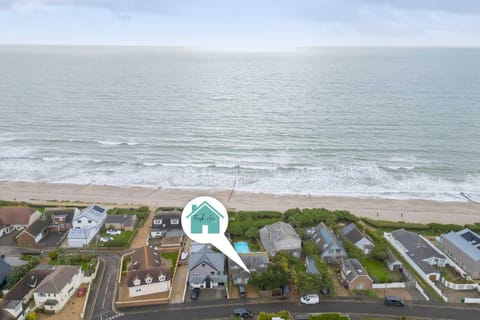 Beachfront House w Pool & Steam House in West Wittering