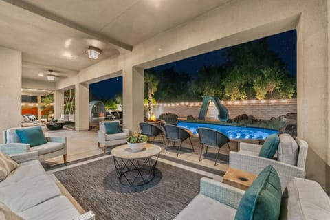 Tulum Getaway: Pool/Spa,Games +Tesla charger House in La Quinta