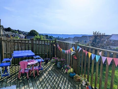 Quaint 3 Bedrooms Ditchling Beacon near beach bus Apartment in Brighton