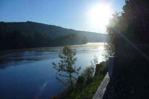 Nearby landmark, Natural landscape, River view, Sunrise