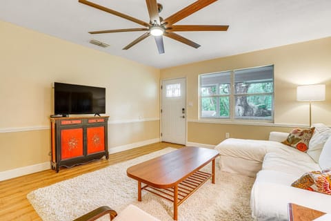 Charming Sanford Retreat, Half-Mi to Riverwalk! Appartamento in Sanford