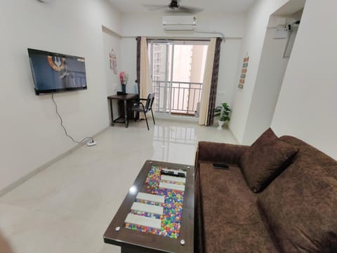 Cozy fully furnished 1bhk Home in Thane West Apartment in Thane