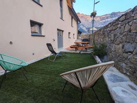 Patio, Mountain view, sunbed