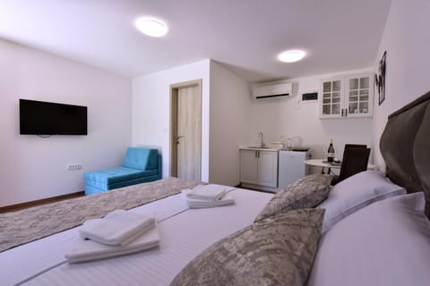 Airport Apartments TRI HRASTA Apartment in Podgorica Municipality, Montenegro