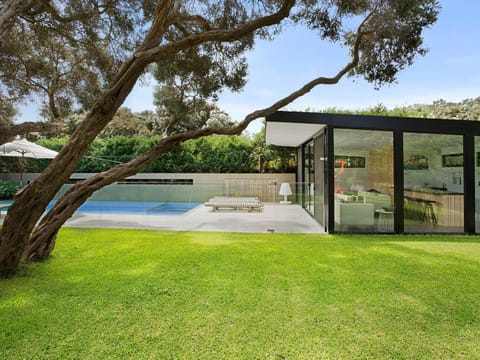 Moonah Pool and Spa Retreat Portsea House in Portsea