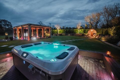 Night, Garden, Hot Tub, Garden view