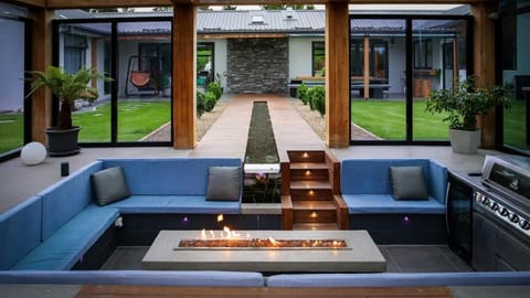 Patio, Day, Seating area, Garden view