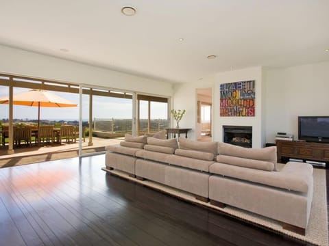 Sky High Majestic Views House in Portsea