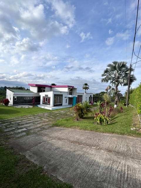 Finca Turística villa Mónaco House in Quindio, Colombia