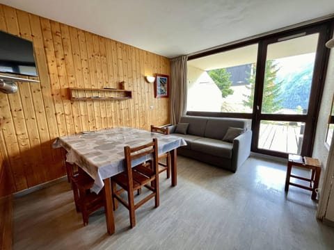 Spacieux appart 2 pièces pour 9 personnes avec terrasse à Plan Peisey - FR-1-757-104 Apartment in Bellentre