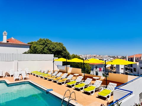 Pool view, Swimming pool, sunbed