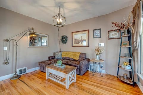 Walk to historic downtown, cozy, pets welcome! Casa in Sheridan