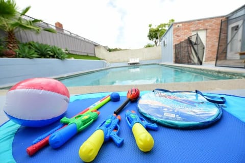 Day, Pool view, Swimming pool, sunbed