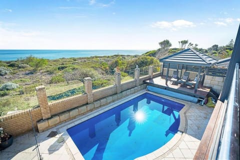 Natural landscape, View (from property/room), Pool view, Sea view, Swimming pool, sunbed