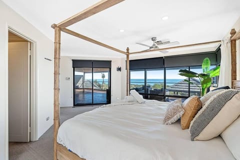 Bed, Bedroom, Sea view