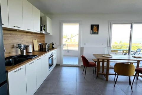 L'Horizon Léman Apartment in Évian-les-Bains