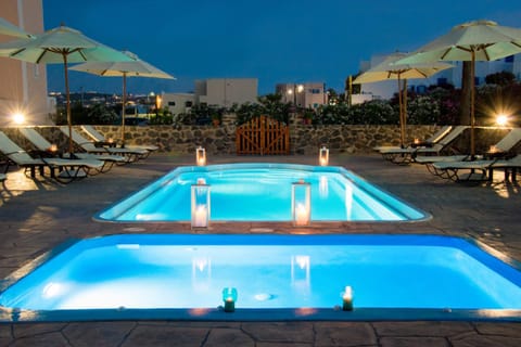 Night, Pool view, Swimming pool, Swimming pool, sunbed