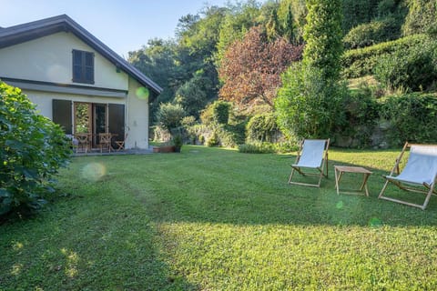 Casa Giuliana appartamento con giardino privato House in Orta San Giulio