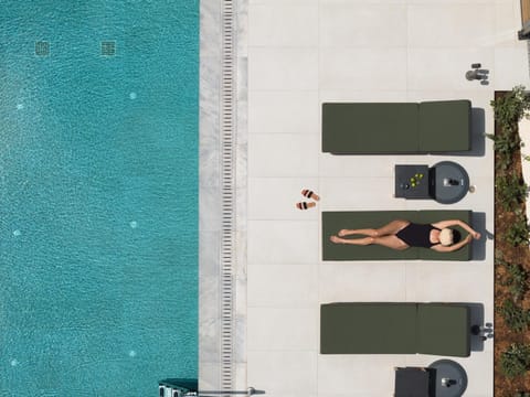 Pool view, Swimming pool, sunbed