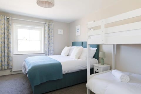 Stylish Apartment in Gastro Pub West Wittering Apartment in West Wittering