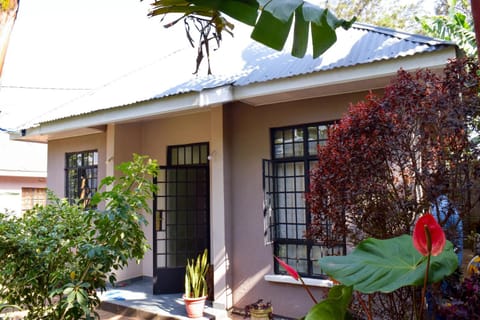 Property building, Spring, Day, Garden, Garden view