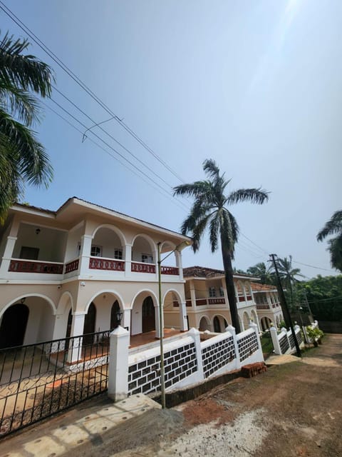 Property building, Day, View (from property/room), Balcony/Terrace