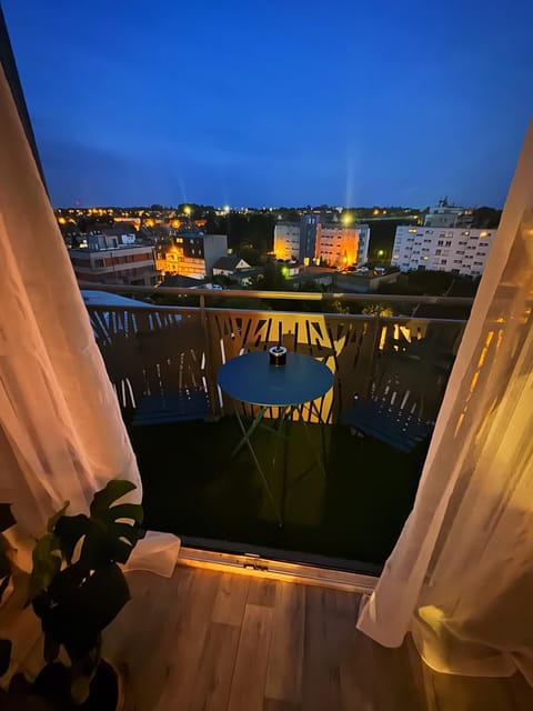 Night, View (from property/room), Balcony/Terrace, City view