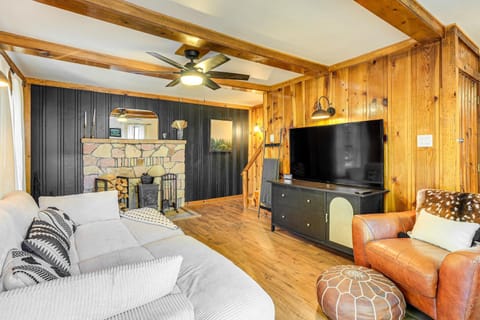 Charming Twain Harte Cabin - Hike, Ski, Fish! Casa in Mi Wuk Village