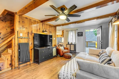 Charming Twain Harte Cabin - Hike, Ski, Fish! Casa in Mi Wuk Village